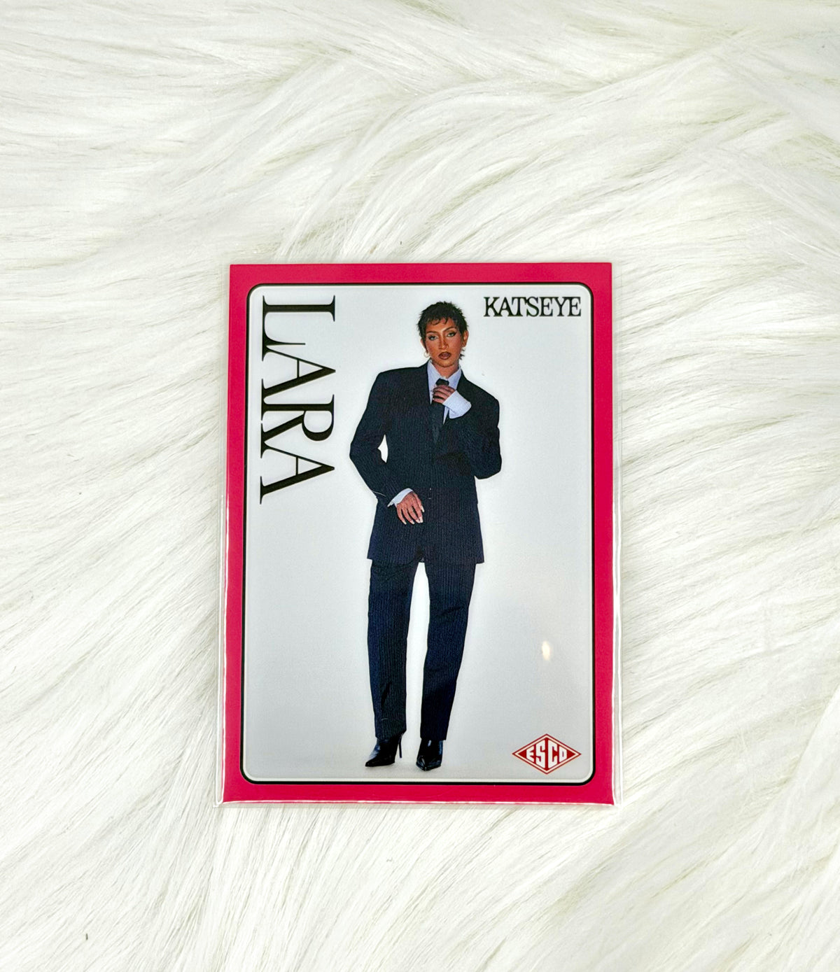 KATSEYE Lara 2026 ESCO WILD Trading Card #30 | Base